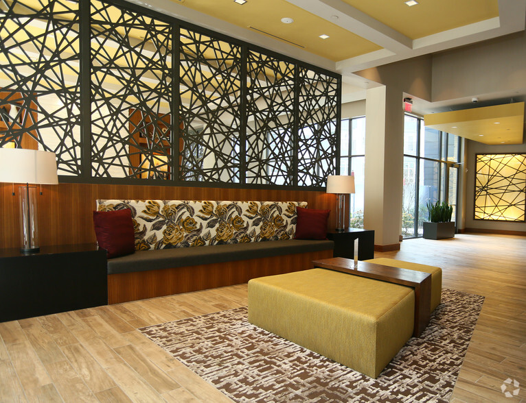 10101 Twin Rivers Rd, Columbia, MD en alquiler - Lobby - Imagen 3 de 4