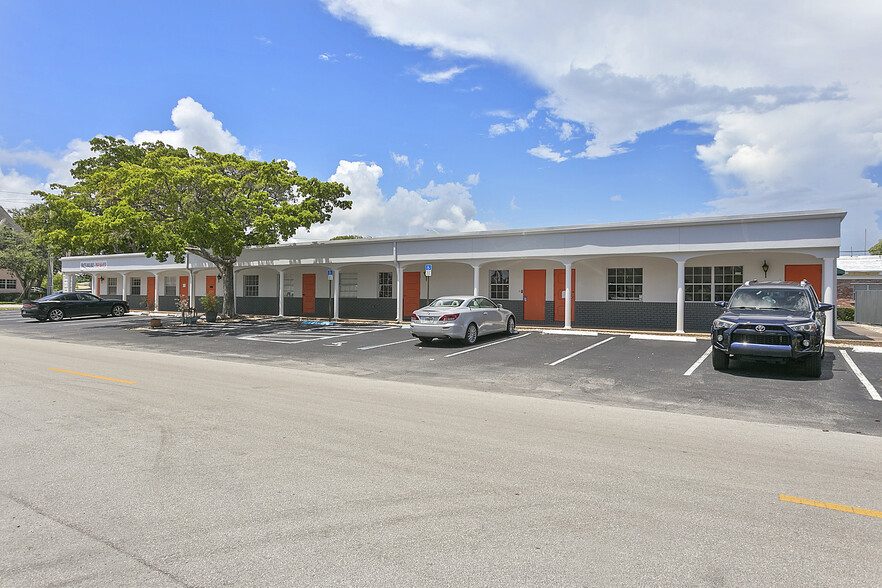 1749 NE 26th St, Fort Lauderdale, FL en alquiler - Foto del edificio - Imagen 2 de 30