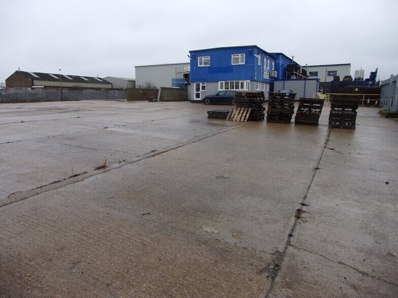 Harvey Rd, Basildon en alquiler - Foto del edificio - Imagen 3 de 4