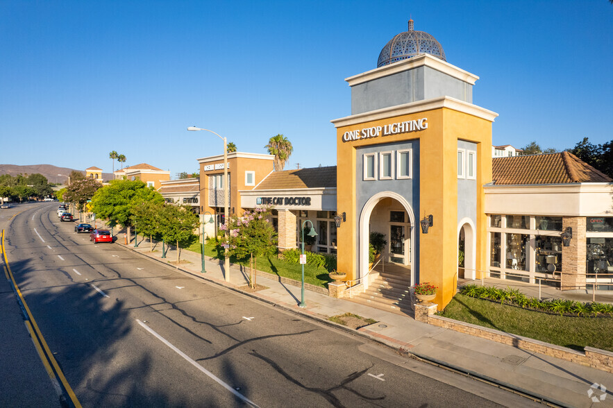 756-868 E Thousand Oaks Blvd, Thousand Oaks, CA en alquiler - Foto del edificio - Imagen 1 de 19