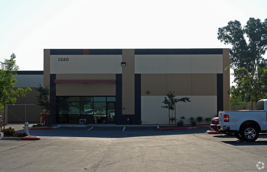 1580 Santa Ana Ave, Sacramento, CA en venta - Foto del edificio - Imagen 3 de 5