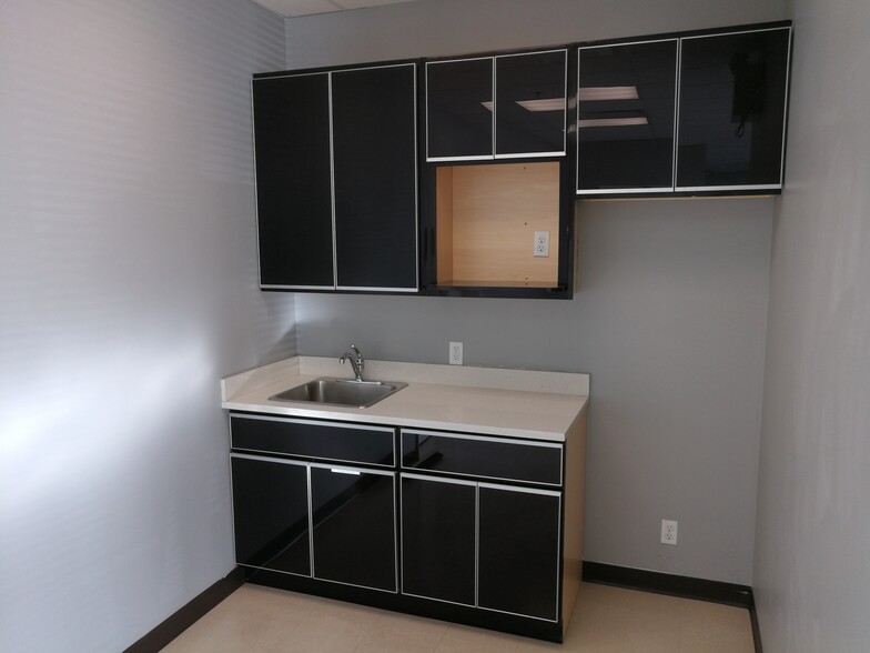 5255 McCall Way NE, Calgary, AB en alquiler - Foto del interior - Imagen 3 de 10