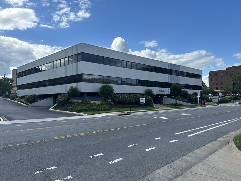 4084 University Dr, Fairfax, VA en alquiler - Foto del edificio - Imagen 3 de 13