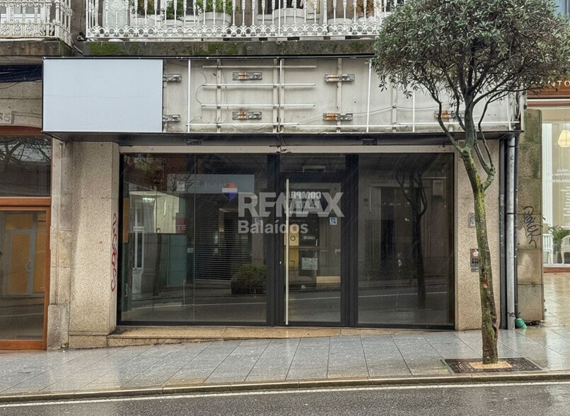 Local en Vigo, Pontevedra en venta - Foto del edificio - Imagen 2 de 35