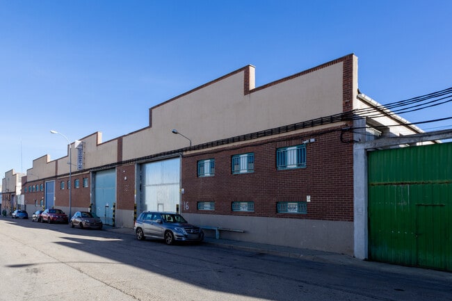 Más detalles de Calle de Ponferrada, Fuenlabrada - Nave en venta