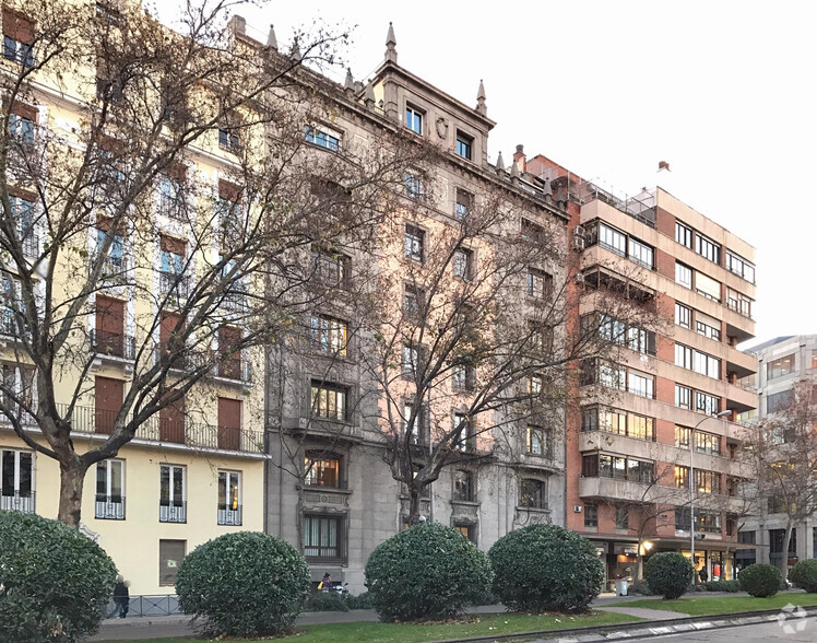 Edificios residenciales en Madrid, MAD en venta - Foto del edificio - Imagen 2 de 2