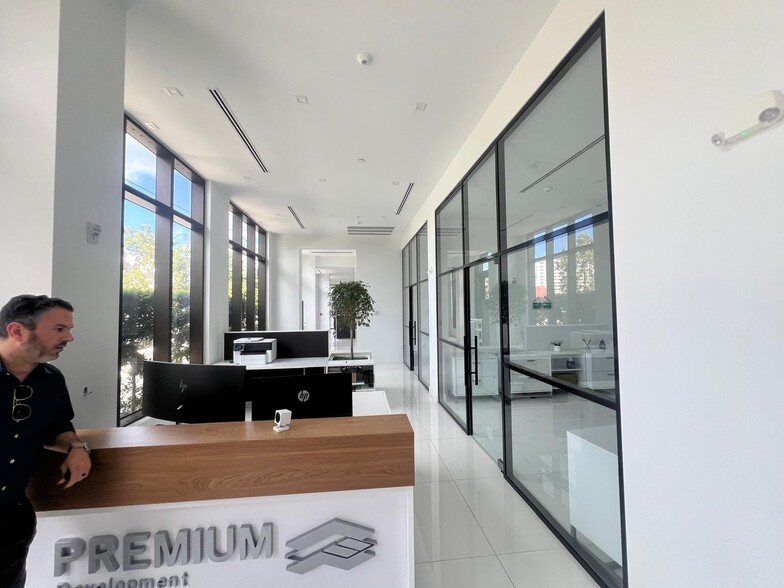 700 SW 1st St, Miami, FL en alquiler - Foto del interior - Imagen 3 de 75