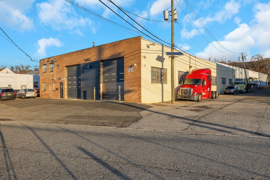 645 Industrial Rd, Carlstadt, NJ en alquiler - Foto del edificio - Imagen 2 de 29