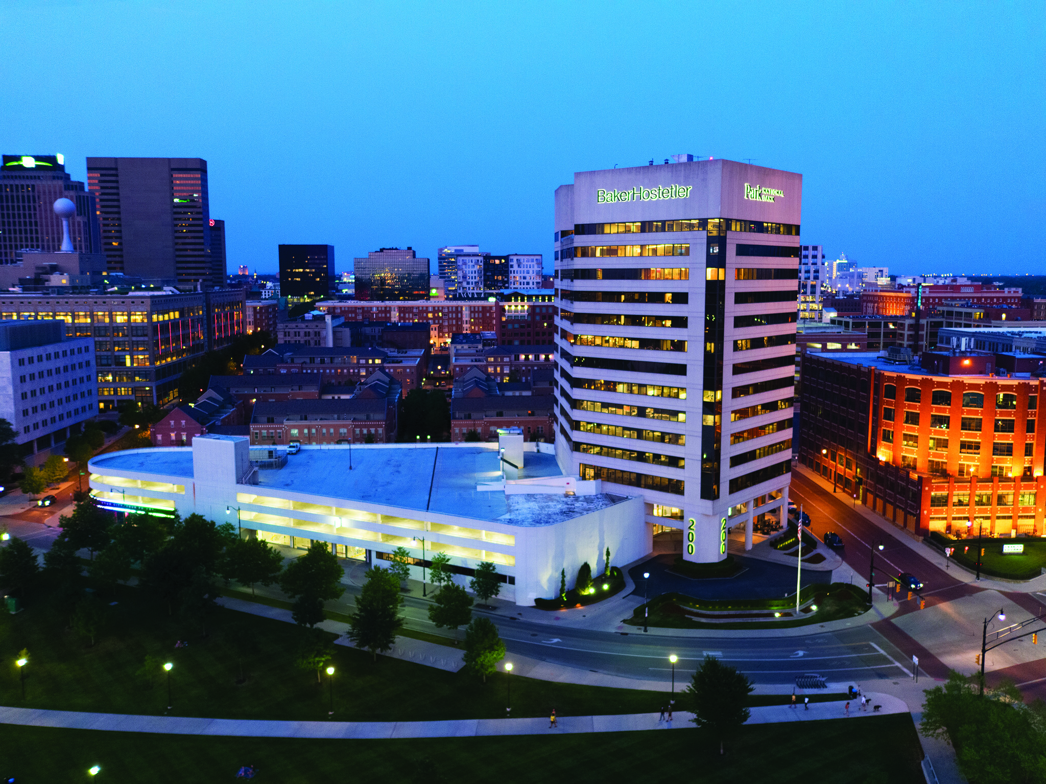 200 Civic Center Dr, Columbus, OH en alquiler Foto del edificio- Imagen 1 de 11