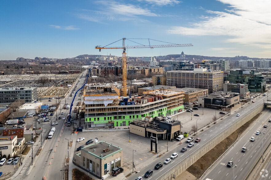 5200 St De La Savane, Montréal, QC en alquiler - Vista aérea - Imagen 2 de 5