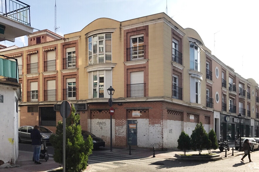 Calle de Manuel Sandoval, 2, Torrejón de Ardoz, Madrid en venta - Foto del edificio - Imagen 3 de 3