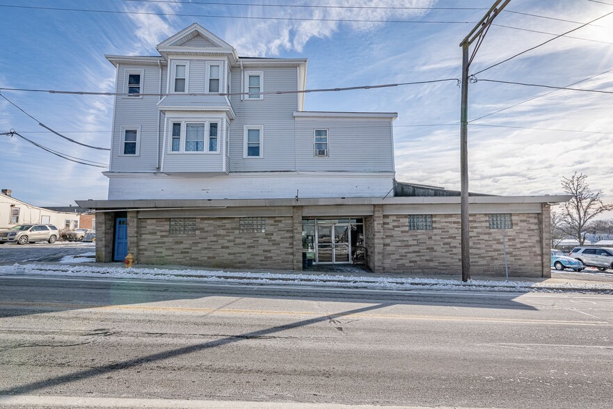 42-46 Main Rd, Tiverton, RI en venta - Foto del edificio - Imagen 1 de 12