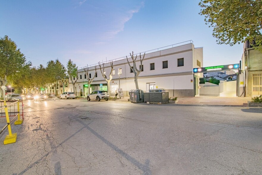 Calle Glorieta Derecha, 6, La Carolina, Jaén en venta - Foto del edificio - Imagen 2 de 3