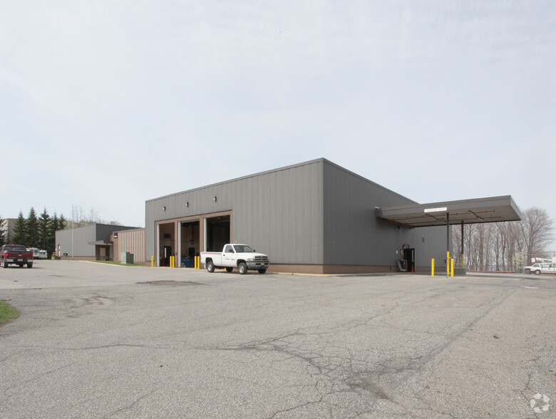 395 Industrial Park Rd, Johnstown, PA en alquiler - Foto principal - Imagen 1 de 4