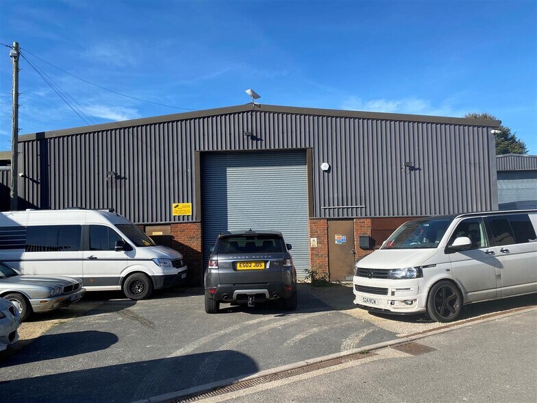 8 Seymer Close, Shillingstone en venta - Foto del edificio - Imagen 2 de 2