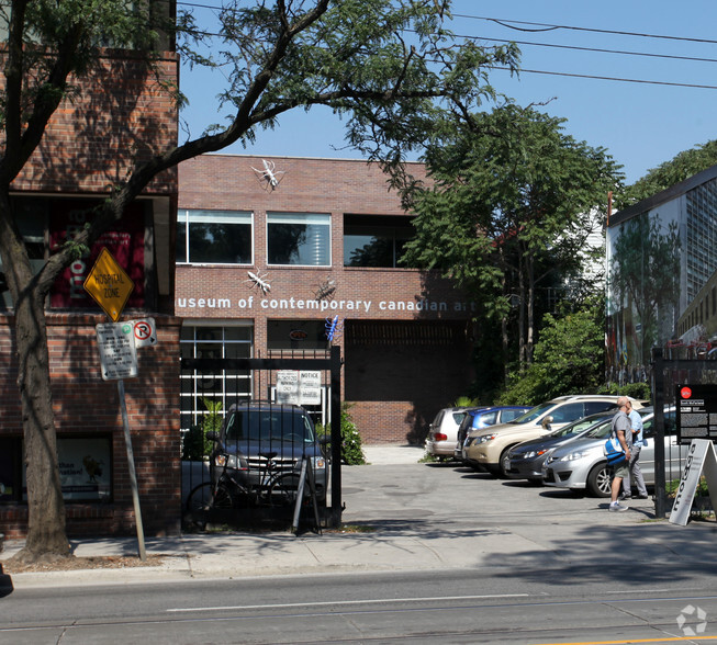 952 Queen St W, Toronto, ON en alquiler - Foto del edificio - Imagen 2 de 2