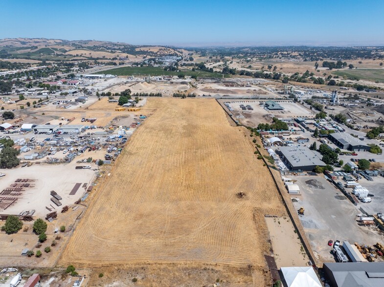 Volpi Ysabel Rd, Paso Robles, CA en venta - Foto del edificio - Imagen 3 de 15