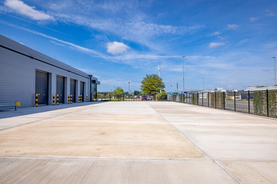 Edinburgh Way, Harlow en alquiler - Foto del edificio - Imagen 3 de 13