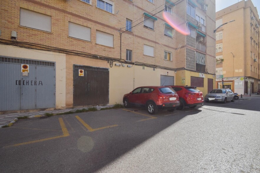 Calle Ingeniero Santa Cruz, 6, Granada, Granada en venta - Foto del edificio - Imagen 1 de 9
