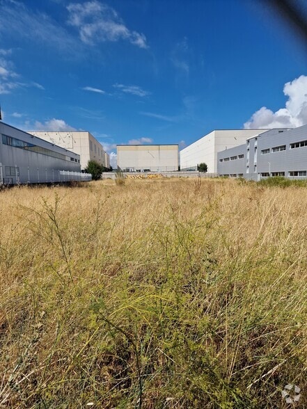 Calle de Miguel Faraday, 4, Getafe, Madrid en venta - Foto del edificio - Imagen 3 de 3