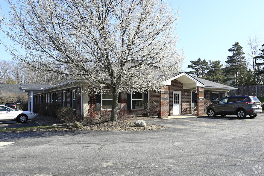 8043 Corporate Cir, North Royalton, OH en venta - Foto principal - Imagen 1 de 4