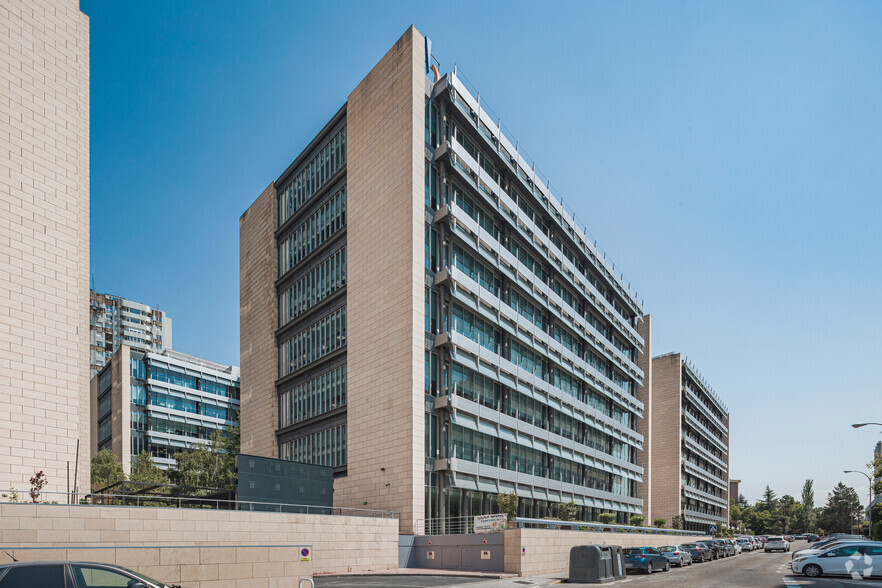 Calle Serrano Galvache, 56, Madrid, Madrid en alquiler - Foto del edificio - Imagen 2 de 17