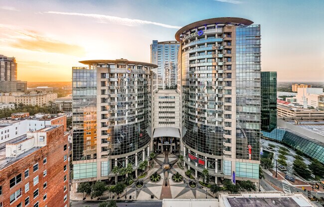 Más detalles de 121 S Orange Ave, Orlando, FL - Oficina en alquiler