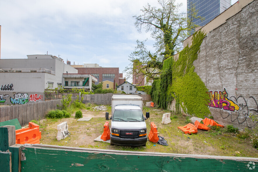 4021 27th St, Long Island City, NY en alquiler - Foto del edificio - Imagen 3 de 5