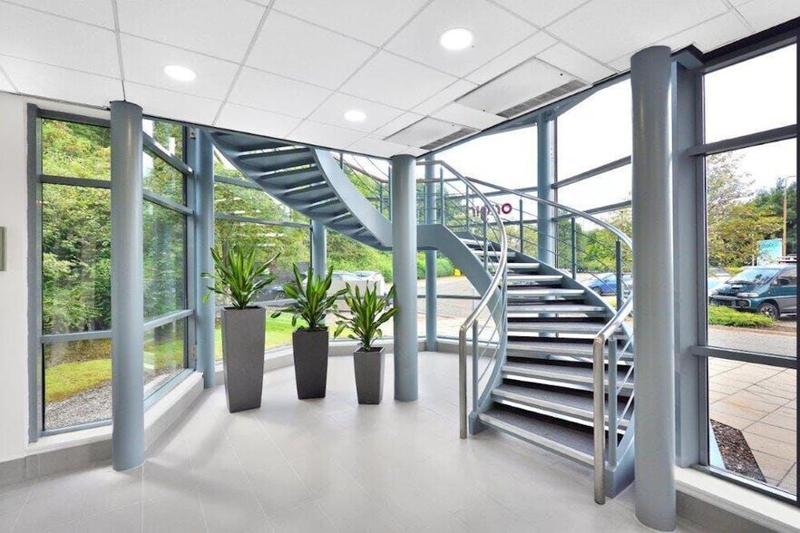 21 Cliftonhall Rd, Newbridge en alquiler - Foto del edificio - Imagen 1 de 1