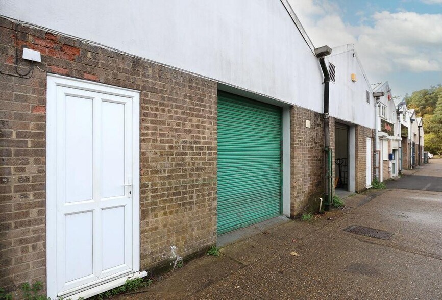 7 Black Moor Rd, Verwood en venta - Foto del edificio - Imagen 2 de 10