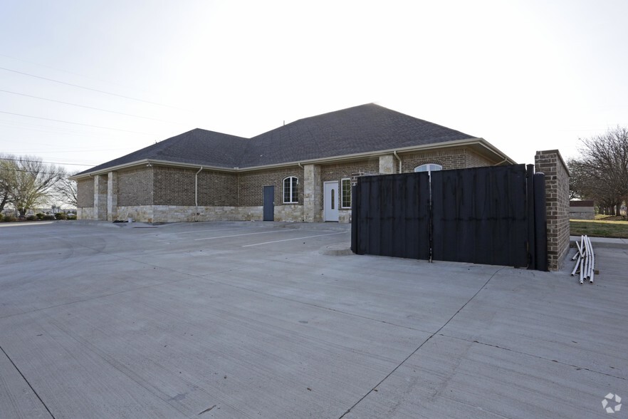 3313 Naaman School Rd, Garland, TX en alquiler - Foto del edificio - Imagen 2 de 11