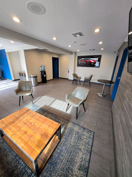 6049 Boulder Hwy, Las Vegas, NV en alquiler - Foto del interior - Imagen 3 de 16