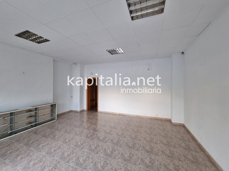 Local en Ontinyent, Valencia en venta - Foto del edificio - Imagen 2 de 4