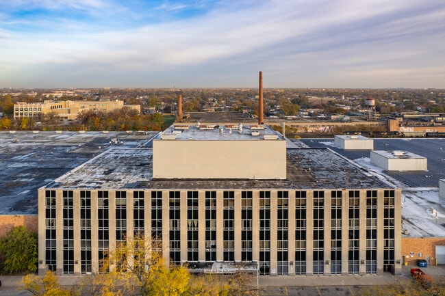 Más detalles de 1900 N Austin Ave, Chicago, IL - Nave en venta