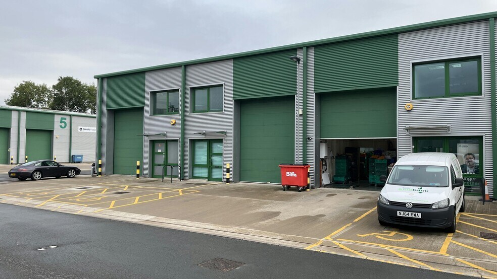 Tachbrook Park, Warwick en alquiler - Foto del edificio - Imagen 3 de 11