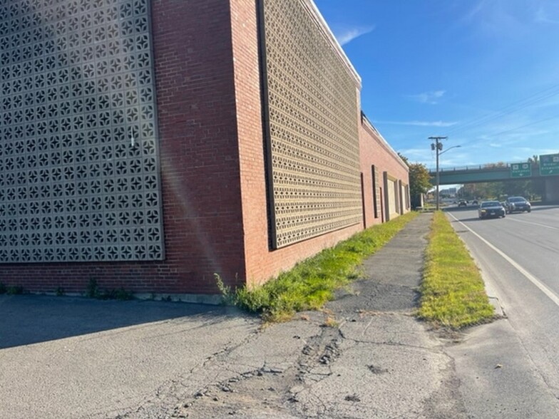 586 Main St, Bangor, ME en venta - Foto del edificio - Imagen 3 de 13