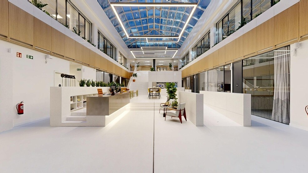 Avenida General Perón, 40, Madrid, Madrid en alquiler - Matterport 3D Scan - Imagen 2 de 23