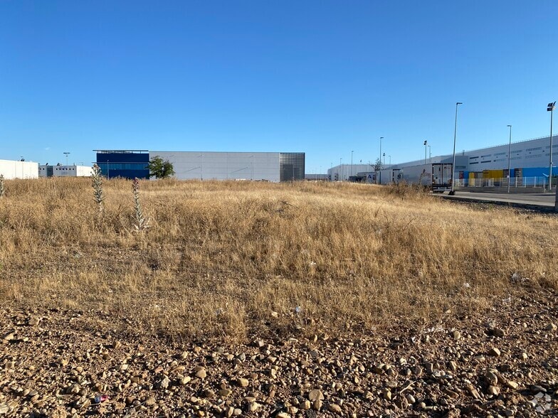 Avenida de los Artesanos, 5, San Fernando de Henares, Madrid en venta - Foto principal - Imagen 1 de 2