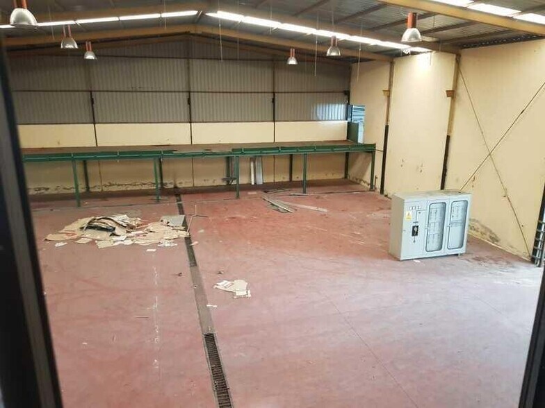 Nave en Toral de los Vados, León en venta - Foto del edificio - Imagen 2 de 11