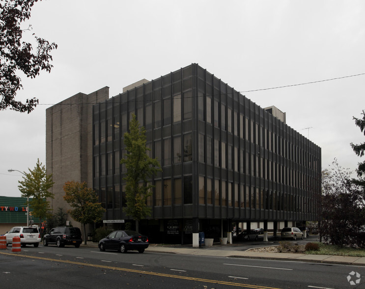 371 Merrick Rd, Rockville Centre, NY en alquiler - Foto del edificio - Imagen 1 de 13