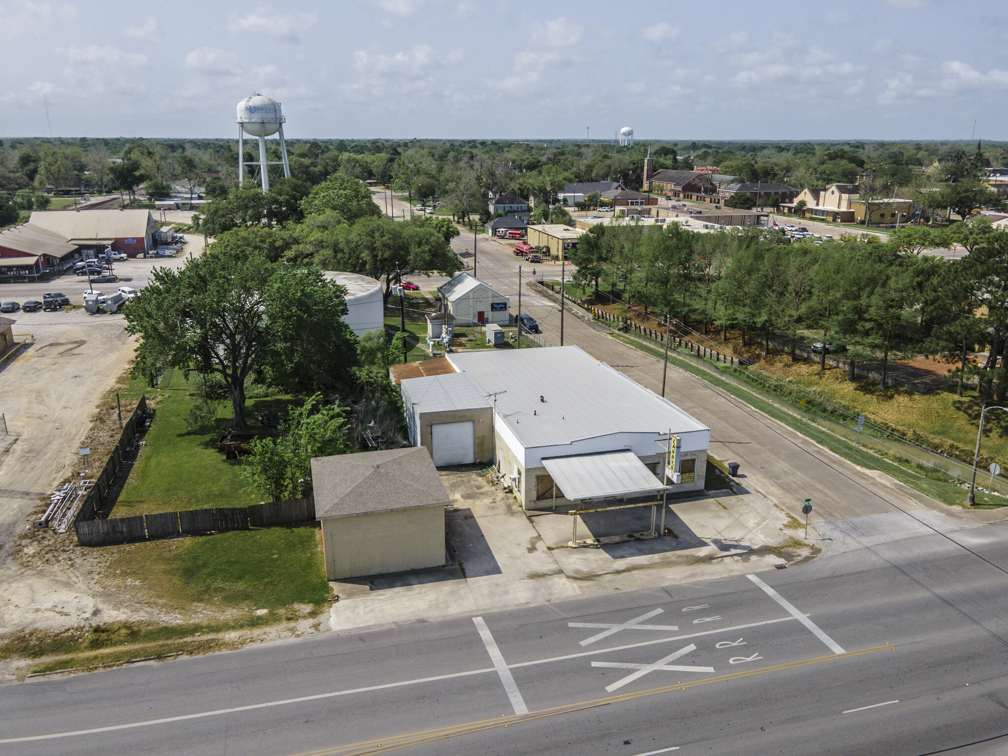 2002 7TH St, Bay City, TX en venta Foto del edificio- Imagen 1 de 8