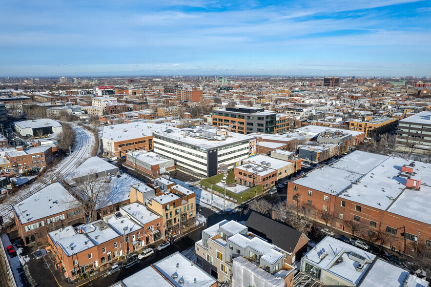 6750 Av de l'Esplanade, Montréal, QC en alquiler - Vista aérea - Imagen 2 de 7