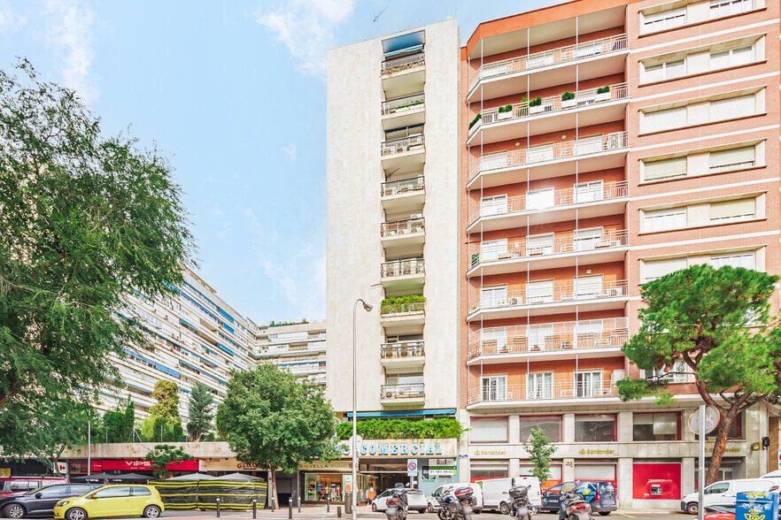 Calle de Guzmán el Bueno, 133, Madrid, Madrid en alquiler - Foto del edificio - Imagen 3 de 3