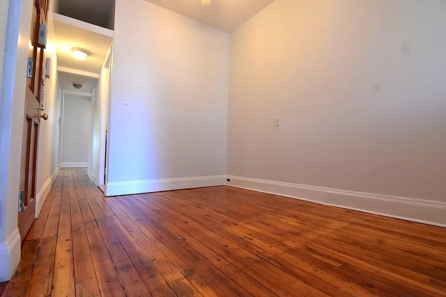 197 Nassau Ave, Brooklyn, NY en venta - Foto del interior - Imagen 3 de 12