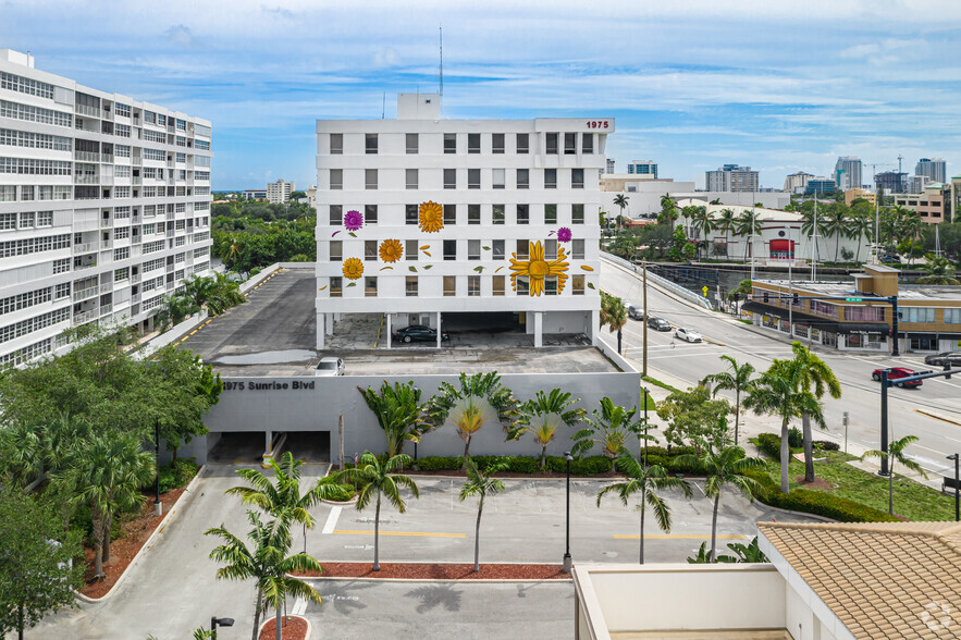 1975 E Sunrise Blvd, Fort Lauderdale, FL en alquiler - Foto del edificio - Imagen 3 de 6