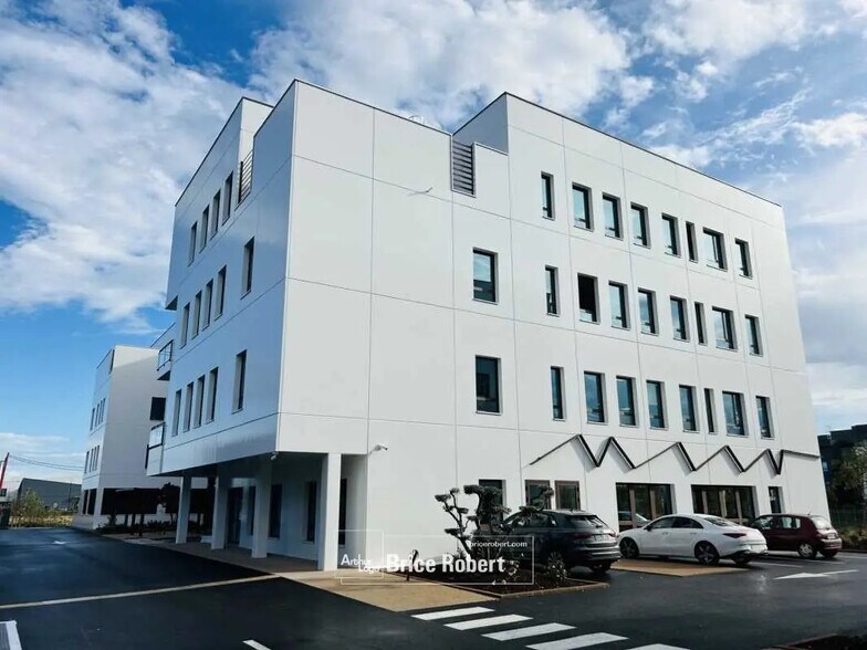 Oficina en Genas en venta - Foto del edificio - Imagen 2 de 7