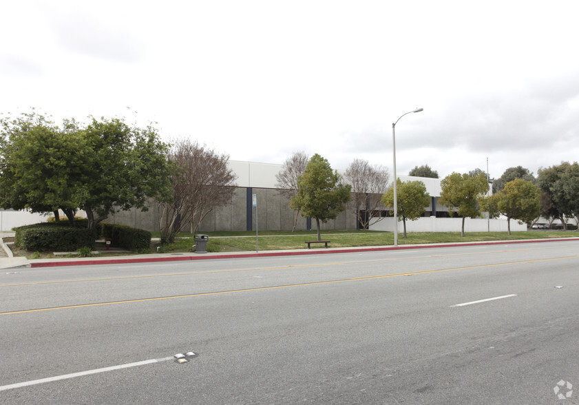 16960-16988 Gale Ave, City Of Industry, CA en venta - Foto del edificio - Imagen 3 de 5