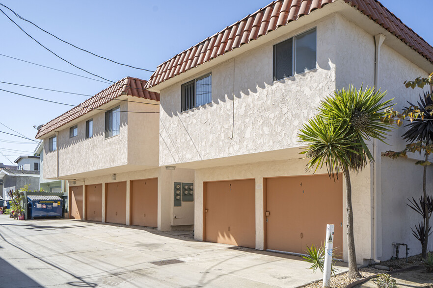 1102 Central Ave, Seal Beach, CA en venta - Foto del edificio - Imagen 2 de 11