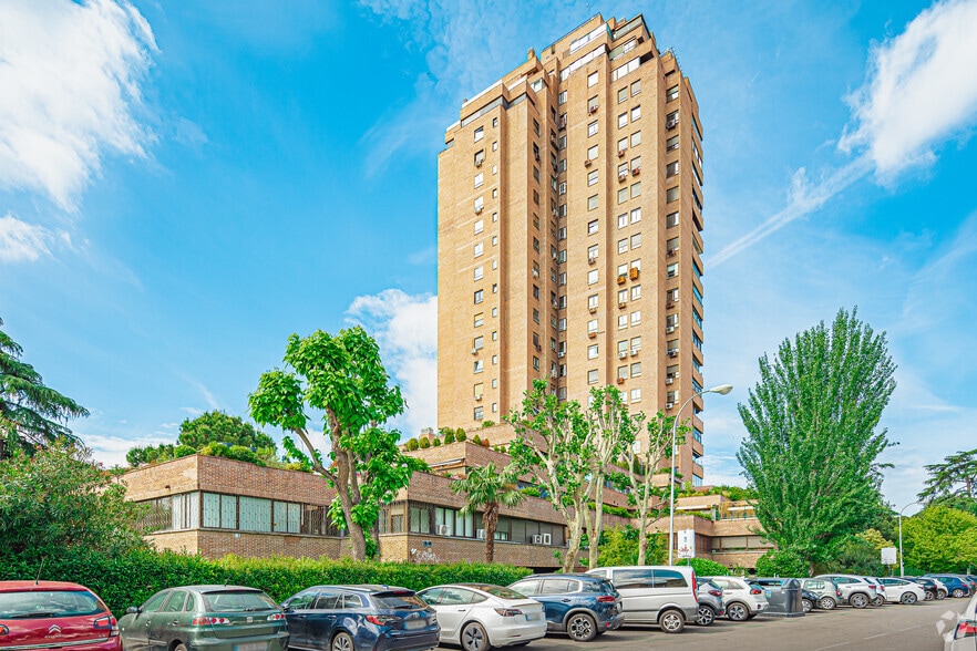 Avenida Menéndez Pelayo, 67, Madrid, Madrid en alquiler - Foto del edificio - Imagen 1 de 6