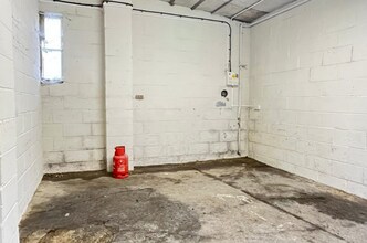 6-8 Brook End, Weston Turville en alquiler Foto del interior- Imagen 2 de 2